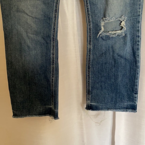 π» Old Navy Cropped Flare Distressed Jeans - Picture 2 of 7